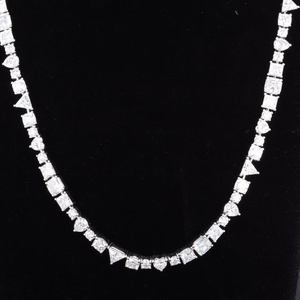 Collier Tennis Hip Hop en Diamant de Laboratoire, Coupe Émeraude, Plaqué Argent, Unisexe, Bijou de Luxe Givré aux Formes Mixtes, Design Statement - Product Image 4