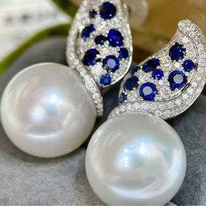 Boucles d'oreilles pendantes de luxe en perles naturelles rondes noires et vertes paon de 11-10 mm, plaquées rhodium sur argent pur à 100 % - Product Image 4