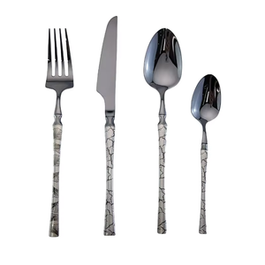 ชุดช้อนส้อมโลหะดีไซน์คลาสสิก สวยงาม พร้อมสัมผัสแห่งความทันสมัย เหมาะสำหรับมื้อค่ำและงานสังสรรค์ในครอบครัว - Product Image 4