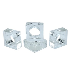 Porte-serviettes en or cannelé artisanal de luxe, accessoires de table modernes, anneau à serviettes en or métallique à bord ondulé sophistiqué - Product Image 2