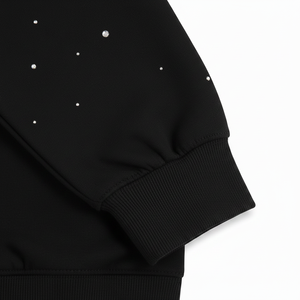 Sudadera premium con brillo de diamantes de imitación, material suave al tacto, estilo relajado, ideal para uso casual y amantes de la moda urbana. - Product Image 4