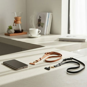 Lanière élégante et polyvalente en cuir réglable pour téléphone portable, à porter en bandoulière - Product Image 3