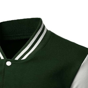 Chaqueta Gruesa con Capucha Estilo Universitario Unisex Verde Bosque y Blanco, Ribete a Rayas, Cierre de Cremallera, Corte Ajustado, Ropa Urbana, Ecológica - Product Image 3