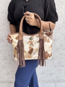 Bolso de Mano de Cuero Vacuno de Diseño, Hecho a Mano con Grabado Floral, Bolso de Hombro, Nuevo y Elegante, Estilo Bohemio Occidental para Mujer - Product Image 3