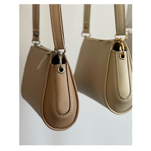 Monedero exclusivo hecho a mano de cuero genuino con correa para el hombro Estilo inglés Proveedor indio superior Fabricante Saman Exports - Product Image 2