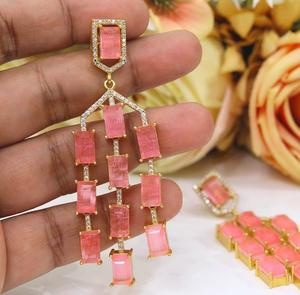 Boucles d'oreilles pendantes élégantes en laiton plaqué or de qualité supérieure, serties de zircons CZ, pour femme, idéales pour les soirées et les fêtes - Product Image 1