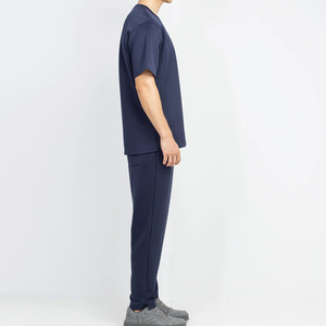 Conjunto deportivo de verano para hombre con diseño bordado personalizado, camiseta y pantalón, ropa deportiva para hombre, éxito de ventas. - Product Image 3