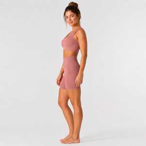 Conjunto deportivo de sujetador deportivo y pantalones cortos para mujer, con logo personalizado, transpirable, elástico, para gimnasio, entrenamiento y fitness. - Product Image 3