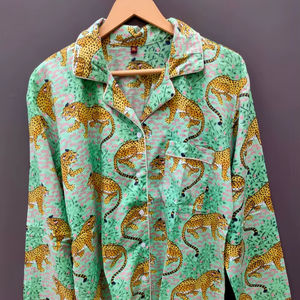 ชุดนอนผู้หญิงลายสัตว์แบบเซ็ต ผ้าฝ้าย 100% ระบายอากาศได้ดี ใส่สบายสำหรับฤดูร้อน ชุดนอนลำลองยาวคลุมเข่า - Product Image 1