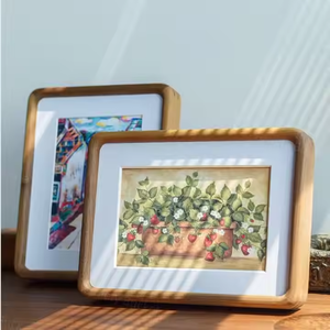 Cadre photo en bois simple fait main moderne avec impression personnalisée, finition classique pour affichage sur table, toutes décorations - Product Image 1