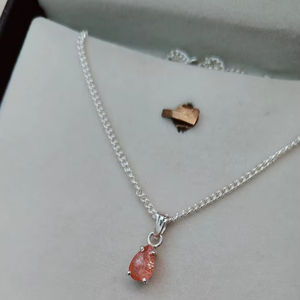 Collar Minimalista de Plata de Ley 925 con Colgante de Piedra del Sol para Niños, Corte Pera, Piedra del Sol Natural, Hecho a Mano, Joyería de Piedra de Nacimiento de Junio - Product Image 1