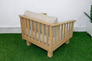 Ensemble de canapés d'angle en acacia pour l'extérieur, conçu avec une finition en bois naturel et des sièges rembourrés pour les patios et les jardins - Product Image 3