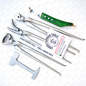 Kit de herramientas de suministros para herradores con logotipo personalizado, cuchillo para pezuña, martillo, mango duradero, equipo de herradura de caballo de batalla de madera - Product Image 2