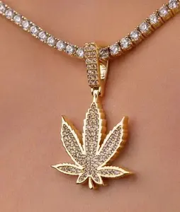 Vente en gros Tishya Diamond Iced Leaf Brilliant Cut Moissanite Diamond Look 925 Sterling Silver Gold Plated Women's Hip Hop Jewelry - Product Image 2