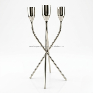 Candelabro Nórdico Minimalista Premium de 4 Copas • Soporte Cónico de Trípode en Plata Cepillada - Product Image 3