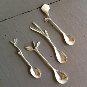 Antiguas obras de arte doradas y plateadas Cuchara de servidor de sal de acero inoxidable Cucharón de servidor de ensalada de estilo occidental decorativo de Metal elegante - Product Image 5