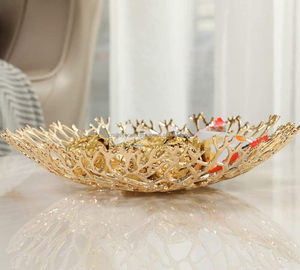 เครื่องใช้บนโต๊ะอาหารทำจากโลหะสีทองสำหรับตกแต่งดีไซน์ล่าสุดจานสีทองขัดเงาสมบูรณ์แบบสำหรับอาหารว่างในมื้อค่ำงานฝีมือตามธรรมชาติ - Product Image 6