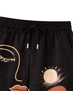 Conjunto de Dos Piezas para Mujer con Estampado Abstracto de Rostro Negro, Camisa de Manga Corta con Botones y Pantalones Anchos, Estilo Casual de Verano - Product Image 3