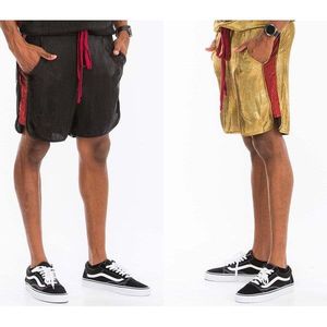 Pantaloncini sportivi con effetto metallizzato - Product Image 1