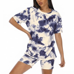 Conjunto de 2 Piezas para Mujer, Tie Dye, Manga Corta, Cuello Redondo, Corte Holgado, Casual, Pantalones Cortos de Algodón Tejido, por Encima de la Rodilla, para Primavera/Verano - Product Image 1