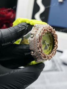 Reloj de Lujo Iced Out con Correa de Goma Verde Neón, Bisel de Moissanita, Pantalla Analógica Digital, Unisex, Estilo Bust Down - Product Image 2