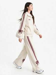ชุดเซ็ตแทรคสูทผู้หญิง OneTen Apparel ผ้าฝ้ายมีฮู้ด ชายเสื้อผ่า ซิปหน้า เสื้อแจ็คเก็ตแขนยาว กางเกงลายทางผูกโบว์ ชุดลำลองสไตล์สปอร์ตสำหรับฤดูใบไม้ร่วง - Product Image 5