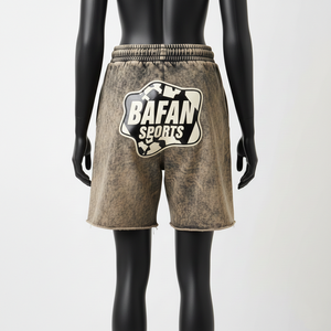 Shorts de mujer en algodón y poliéster con lavado ácido, 320 GSM, color marrón y negro, con logo personalizado por transferencia térmica. - Product Image 2