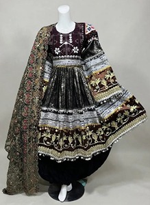 Robe afghane Kuchi faite à la main avec broderies et pièces de monnaie, ensemble dupatta, tenue de fête tribale, robe longue à manches longues pour femme, style décontracté - Product Image 6