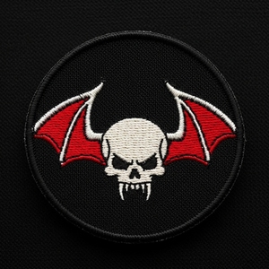 Parche Redondo Termoadhesivo de Calavera de Vampiro y Alas de Murciélago, Insignia Metálica para Motociclistas, Bordado, Gótico, de Terror, DIY, para Chaqueta y Chaleco, Venta al por Mayor - Product Image 1