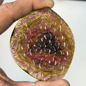 Tourmaline naturelle multicolore sculptée à la main, motif floral mandala, pierre précieuse en vrac, sculpture en tourmaline pour la création de bijoux, prix de gros - Product Image 1