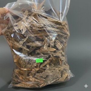 Copeaux d'agarwood cultivés au Vietnam, bois aromatique pour encens, Oud de qualité supérieure - Product Image 4