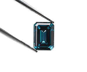 Diamante Cultivado en Laboratorio CVD de Corte Esmeralda Azul Intenso de 2.0 Ct, Claridad VVS-VS, Certificado IGI, Color Fantasía - Product Image 2
