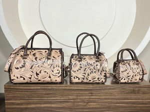 Bolso de Viaje Personalizado de Cuero Vacuno Genuino con Diseño Floral, Elegante Bolso Bandolera de Diseñador para Fin de Semana, Unisex - Product Image 4