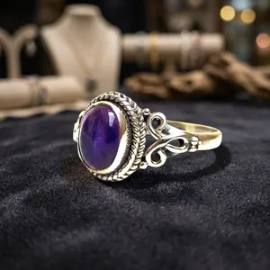 Anillo Ovalado de Amatista Natural con Plata de Ley 925, Regalo para Cualquier Ocasión, Anillos para Mujer - Product Image 1