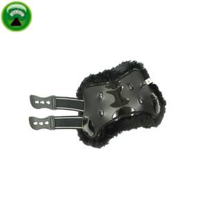 Botas coloridas de neopreno para protección de caballos - Product Image 1