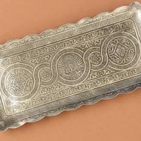 Plateau de service rectangulaire en argent gravé de luxe, style antique, pour hôtels et restaurants, vaisselle élégante en métal, vente en gros