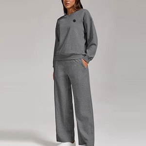 Ensemble de survêtement décontracté pour femme, confectionné en tissu doux, idéal pour les voyages, la maison et les activités quotidiennes - Product Image 2