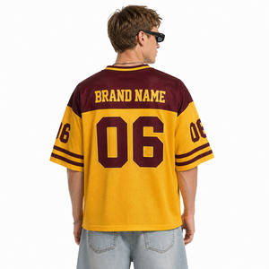 Camiseta Deportiva Retro Unisex de Alta Calidad, Estilo Oversize con Hombros Caídos, Diseño Clásico de Fútbol Americano, Personalizable con Número en Relieve - Product Image 3