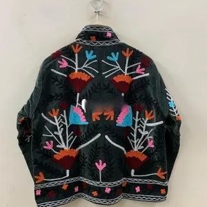 Nueva Llegada Chaqueta de Terciopelo Bordada a Mano con Diseño Suzani para Mujer, Chaqueta Corta Estilo Boho con Estampado Floral, Ropa de Abrigo de Otoño, Precio de Fábrica al por Mayor - Product Image 2