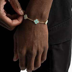 Pulsera de Plata de Ley 925 con Trébol de Cuatro Hojas, Esmalte Azul y Moissanita, Amuleto de Trébol de la Suerte - Product Image 2