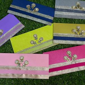 Enveloppes Shagun exquises, méticuleusement conçues pour ajouter une touche d'élégance royale à toute célébration, parfaites pour les mariages. - Product Image 1