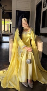 Conjunto de Dos Piezas de Satén de Seda Amarillo para Mujer, Túnica Larga Bordada, Pantalones Palazzo, Salwar Kameez, para Fiesta o Boda - Product Image 4