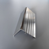 Profilés d'extrusion en aluminium série 6000 sur mesure, profilés angulaires pour décorations, finition anodisée, pliage, découpe, soudage
