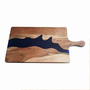 Planche à découper en résine et en bois personnalisable avec logo, durable, en époxy, pour la cuisine, le service et la décoration intérieure - Product Image 3