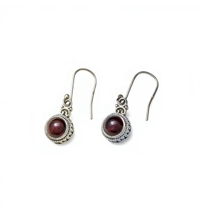 Pendientes colgantes de granate rojo natural, piedra de nacimiento de enero, con engaste de bisel en plata de ley 925, proveedor de joyería - Product Image 1