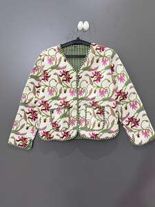 Veste matelassée imprimée artisanale, style bohème, réversible, en coton, pour l'automne et l'hiver, vêtement vintage Kantha, vêtements d'extérieur indiens pour femmes - Product Image 4