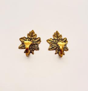 Elegante Perchero Metálico Industrial de Doble Gancho, Resistente, para Entrada o Garaje - Product Image 1