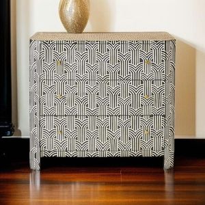 Commode de luxe artisanale en os incrusté, meuble décoratif en bois pour les intérieurs de chambre - Product Image 1