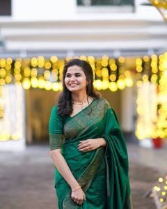 Sari de Lujo Suave con Borde Elegante de Zari, Colección de Ropa India para Bodas de Verano, Ropa Tradicional para Fiestas, Protección Solar - Product Image 5