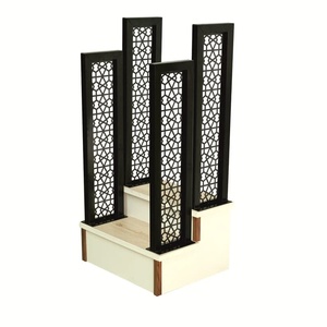 Panneau de rampe d'escalier mural traditionnel en fer forgé – résistant à la rouille, facile à assembler, avec un motif géométrique. - Product Image 3